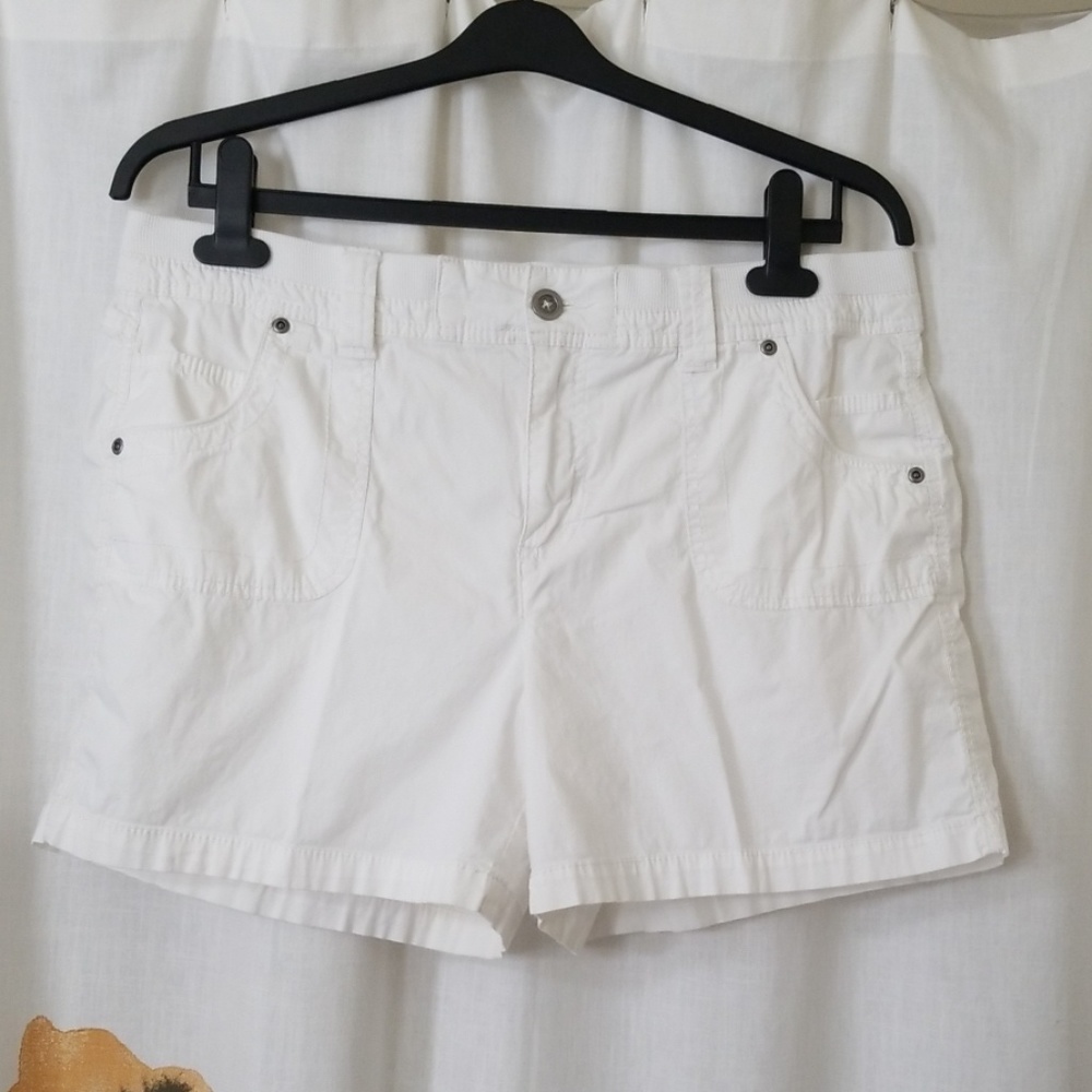 Alpine Design Shorts Size 14